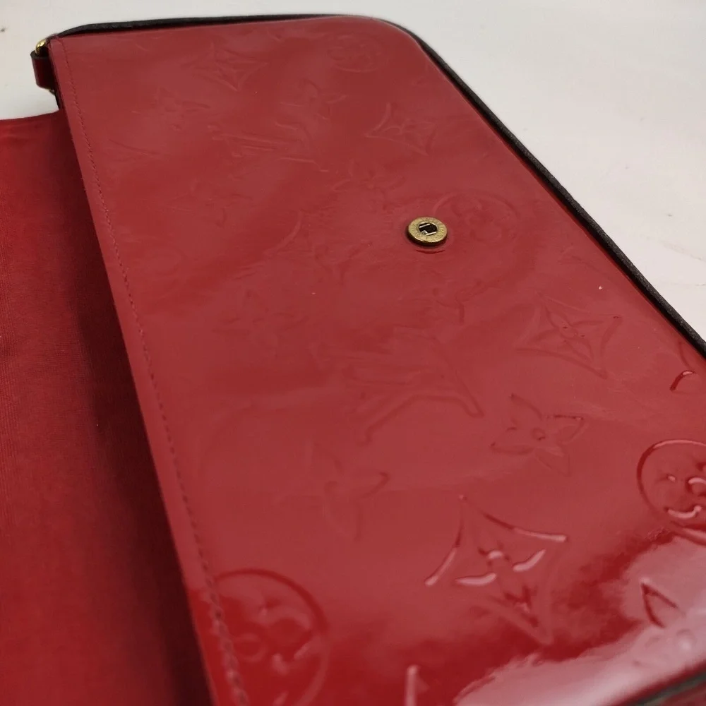 Louis Vuitton Felicie Vernis Pochette Bag